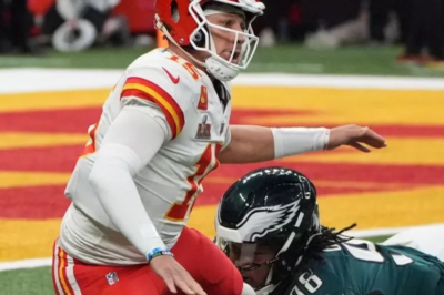 NFL fans believe that Patrick Mahomes’ poor Super Bowl performance was caused by a severe head injury.