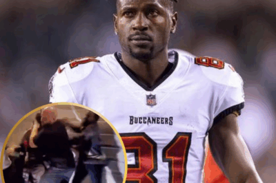 WILD VIDEO: Antonio Brown Viciously JUMPED in Chaotic Boxing Brawl—Then Kicks Security Guard While Down!