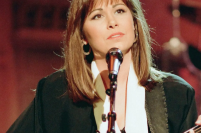 After more than three decades, Suzy Bogguss finally received the flowers she deserved under the dazzling lights of the Grand Ole Opry stage, and the moment couldn’t have been more perfect.