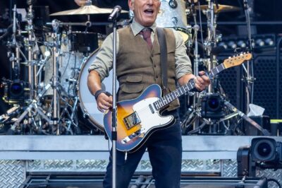 Bruce Springsteen Makes Surprise Concert Appearance