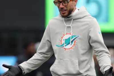 BREAKING: Mike McDaniel has just ACCEPTED a coaching position… and it’s NOT with the Dolphins. This move will change the entire NFL.