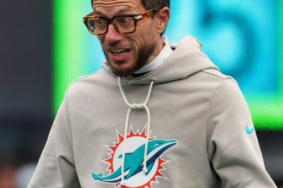 BREAKING: In a move that will redefine the AFC East, Mike McDaniel is reportedly LEAVING Miami to become the next head coach of the Buffalo Bills.