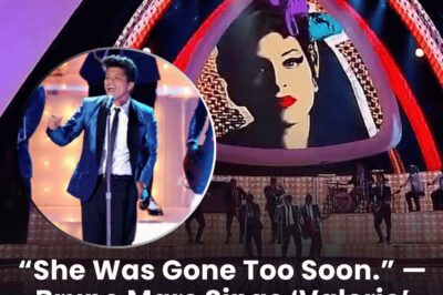 “She Was Gone Too Soon.” — Bruno Mars Sings ‘Valerie’ for 4 Minutes, Holds Back Tears, and Unites the Entire VMA Audience.