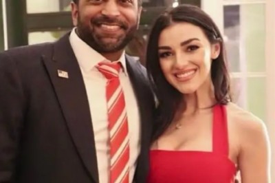 Alexis Wilkins Spotted in a Room With Another Man